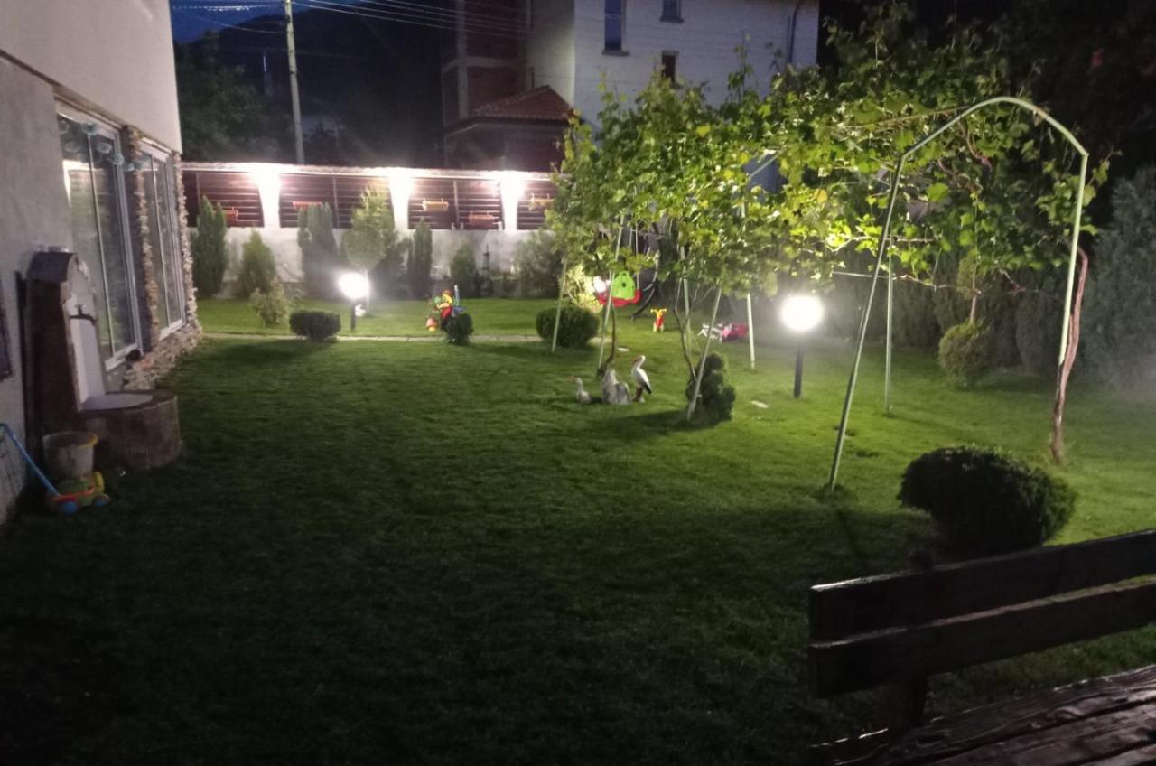 Семейна Къща Лазарови Sapareva Banya Exterior foto