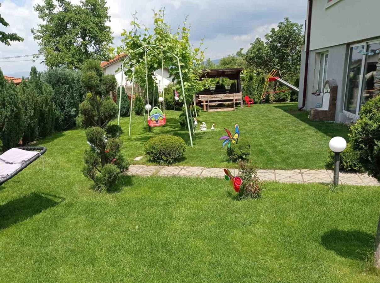 Семейна Къща Лазарови Sapareva Banya Exterior foto